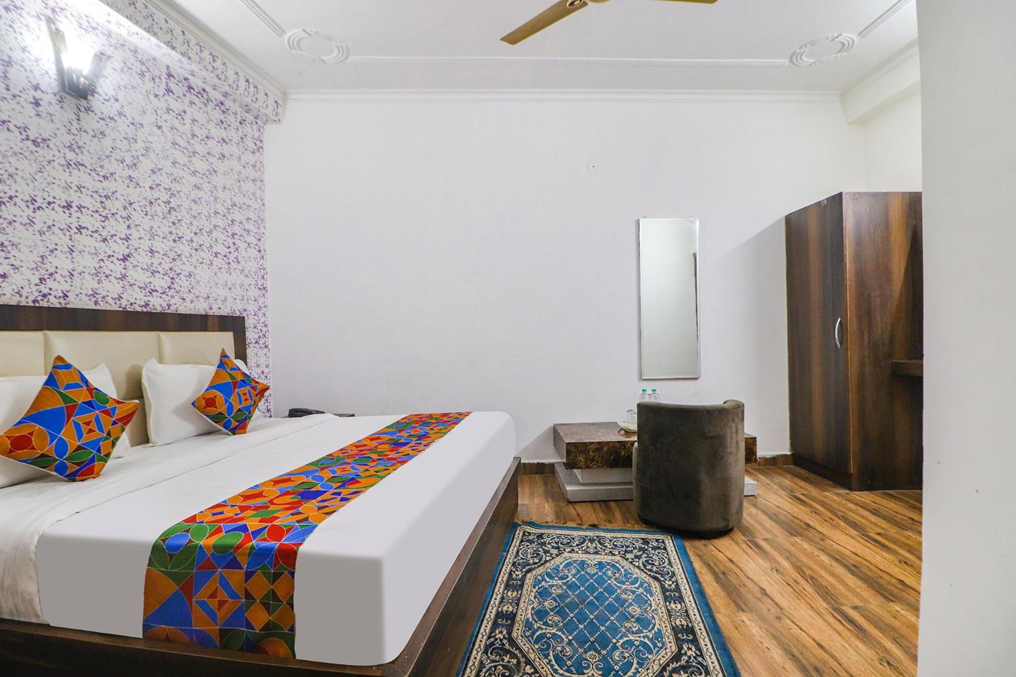 OYO 847 Hotel Sinon Nuova Delhi Esterno foto
