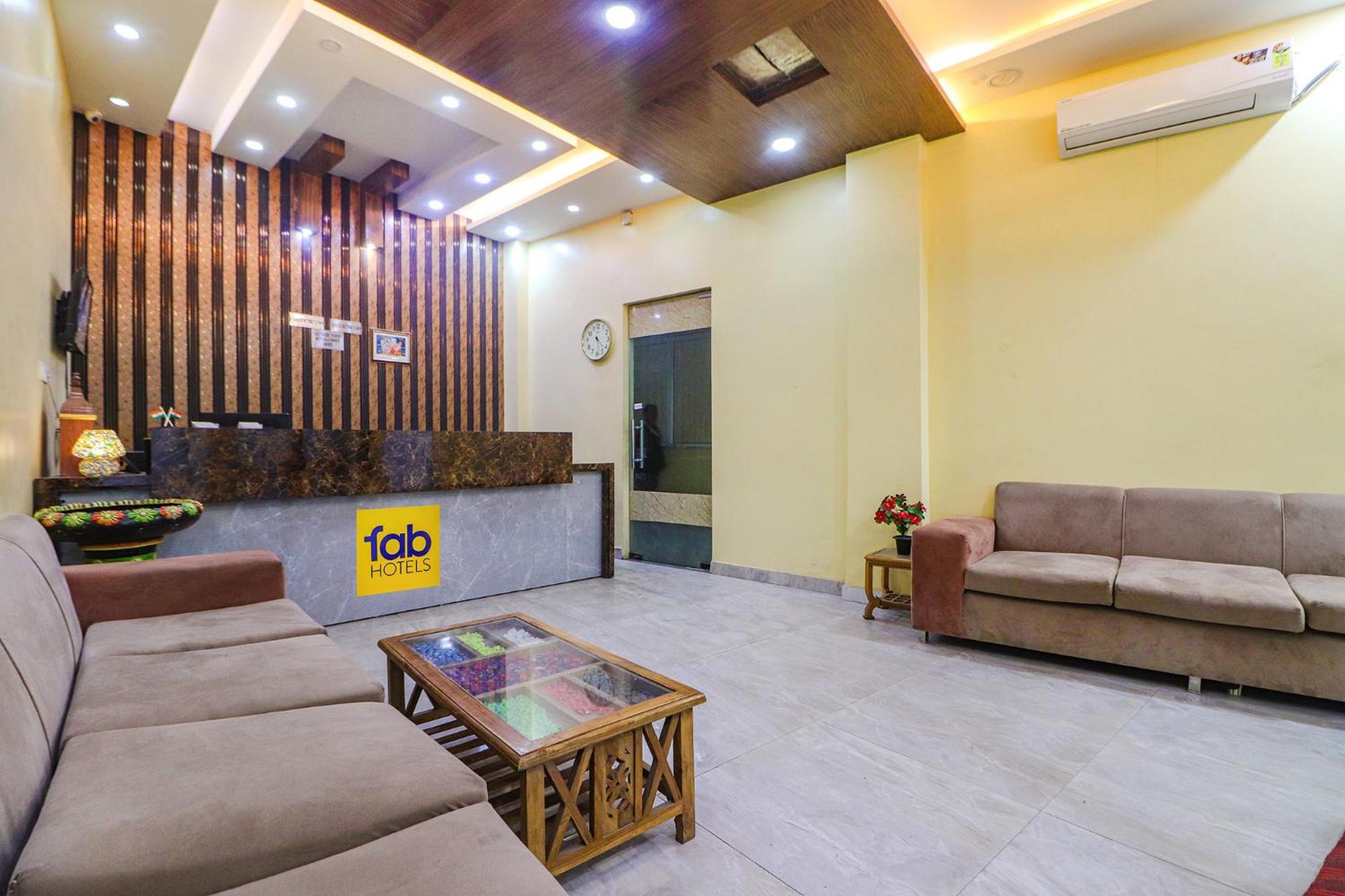 OYO 847 Hotel Sinon Nuova Delhi Esterno foto